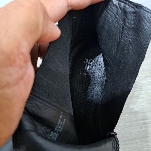 Frye Remy Chelsea Women's Black Leather Slip On Zip Up Ankle Booties Size 7.5 - Picture 7 of 13